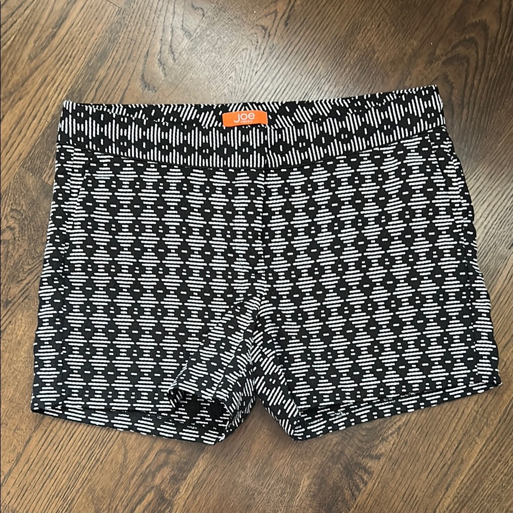 Black and White Patterned Women's Shorts